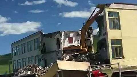 Featured image for “Chinese authorities order Tibetans to demolish their homes”