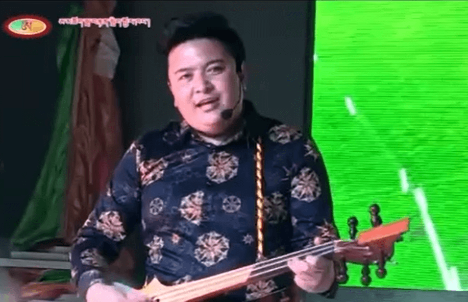 Gegjom Dorjee performing Sad Song of Whired Tears at a Tibetan New Year concert in January 2024