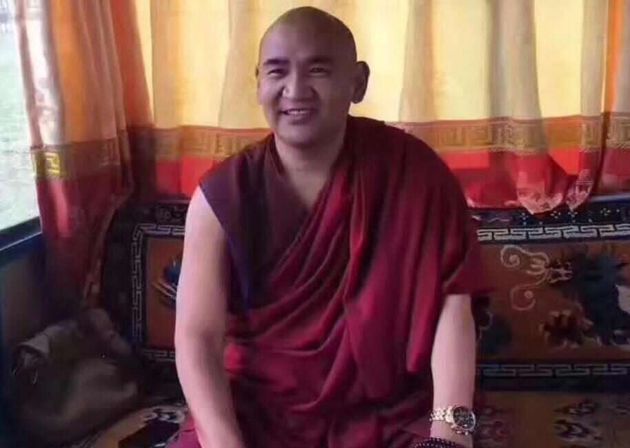 Go Sherab Gyatso at a tea house in Ngaba, Eastern Tibet